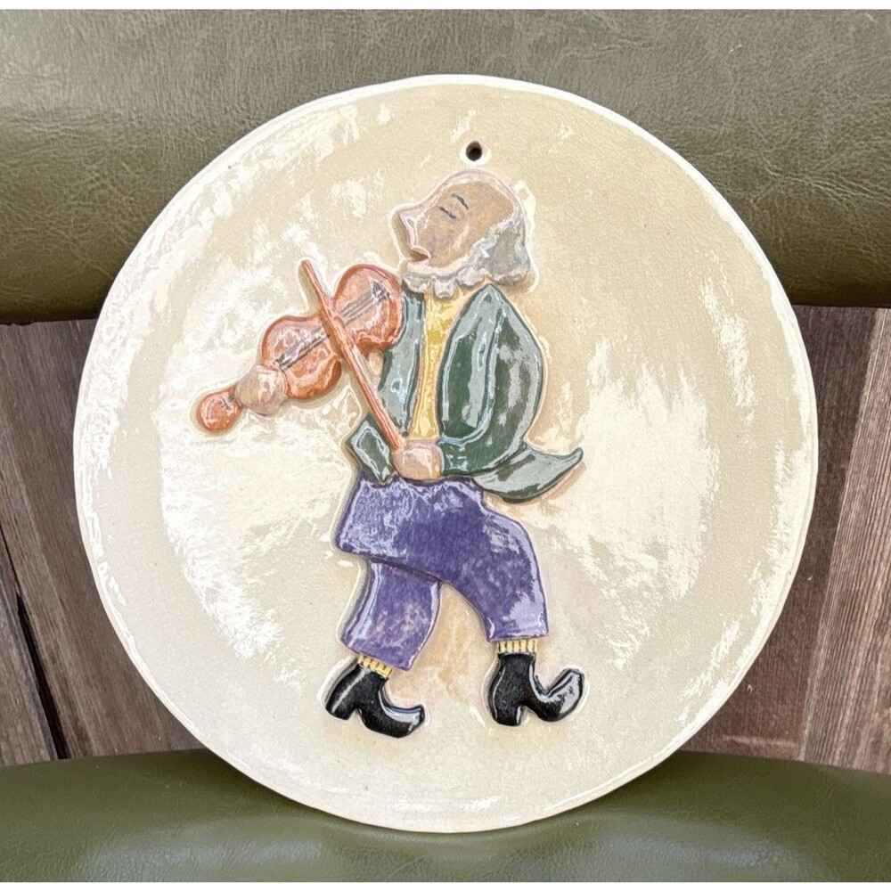 Handmade 1948 Folk Art Pottery Wall Plate Violin Player Signed "Esther '48"
